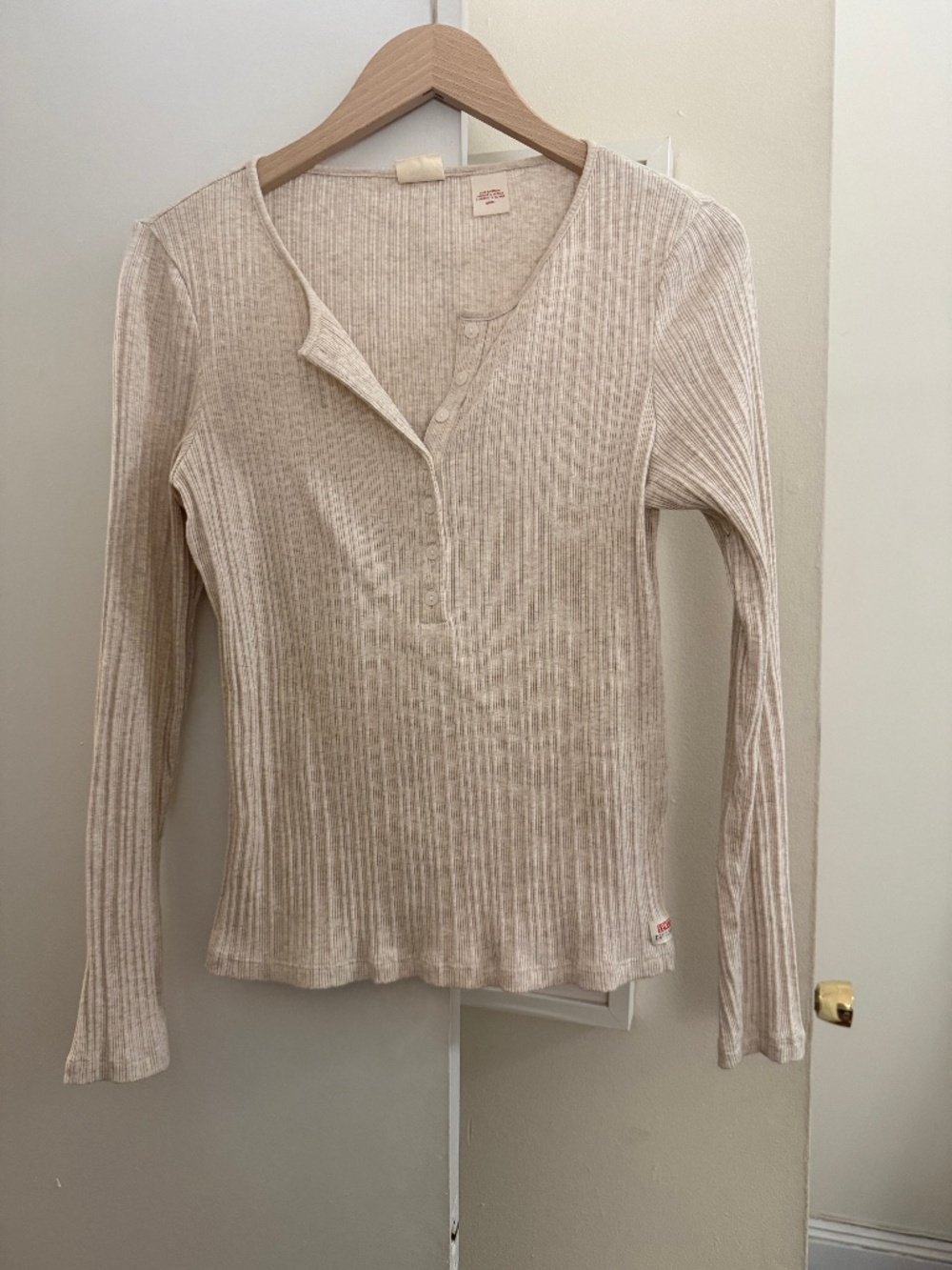 Levi's DryGoods Long Sleeve Sweater with Buttons, S